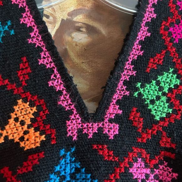 Vintage Mexican Huipil Tunic Poncho Embroidered Handmade Handwoven Birds Peacock - Picture 3 of 13